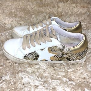 Steve Madden Womens 7.5M NY90 Animal Print Star Leather Sneakers